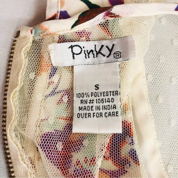 Pinky Floral and Lace Sleeveless Dress - Picture 12 of 16